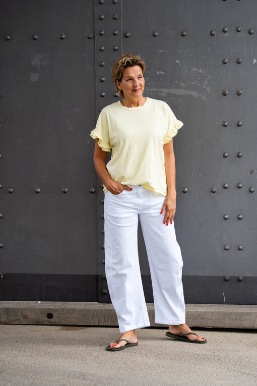 Volant-Ärmel Shirt “DALIAH” pastellgelb (BA22)/Sommer Hose “OLYMPIA” weiß (H24)