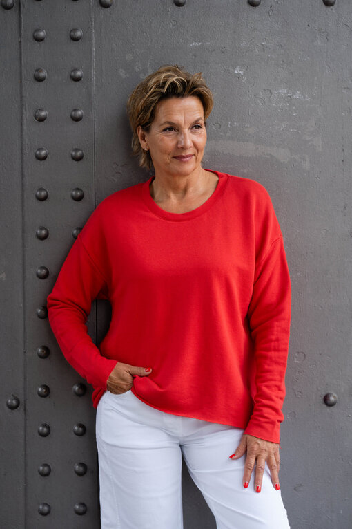 Longsleeve “VALENTINA” real red (ER73)/Sommer Hose “OLYMPIA” weiß (H24)