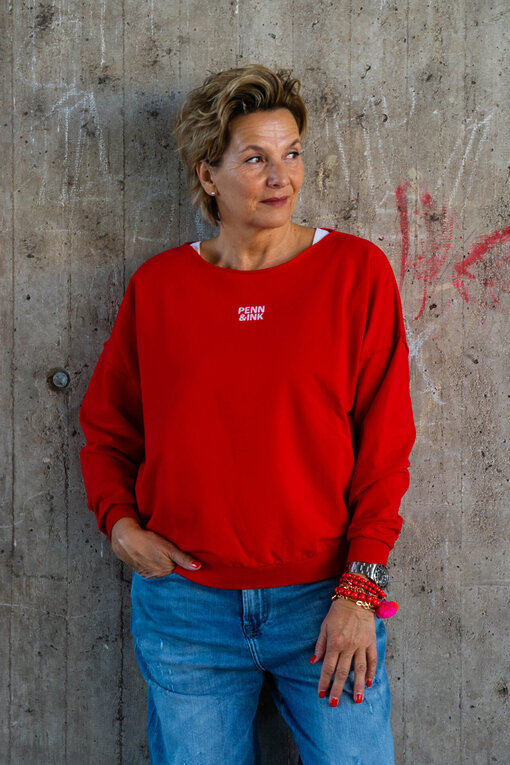 Soft Sweater “ALINA” tomato/ecru (PI10) / Jeans “KALEA” – middle blue (ER16)