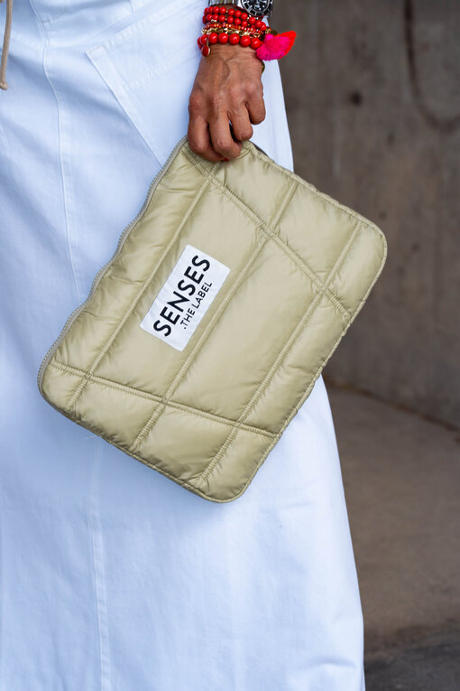 Puffer Tablet Case “AMAL” light sage (SE46)