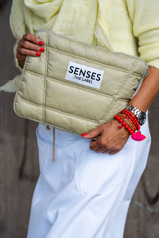 Puffer Tablet Case “AMAL” light sage (SE46)