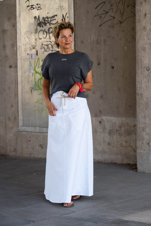 Raffiniertes Shirt “NOEMI” (10D69)/High Waist Rock “SELINA” optic white (10D77)