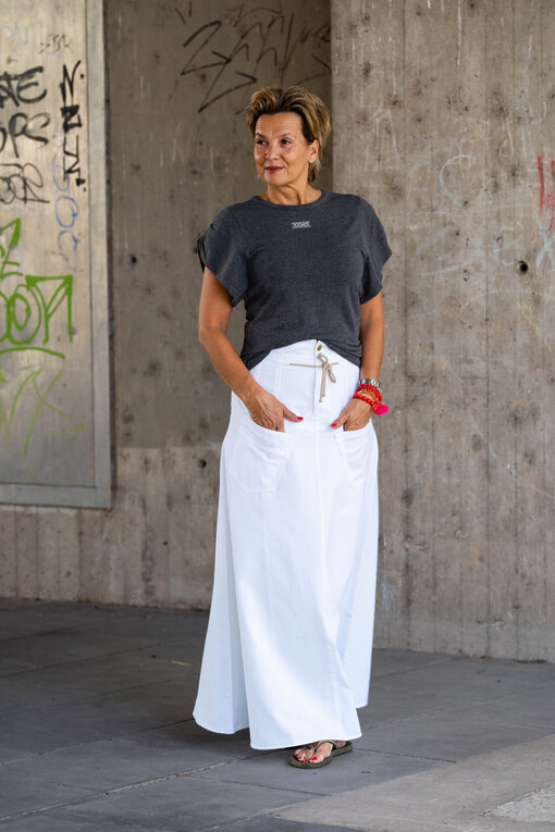 Raffiniertes Shirt “NOEMI” (10D69)/High Waist Rock “SELINA” optic white (10D77)