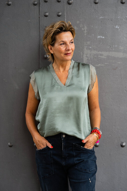 Edles Shirt mit Seide “CLAIRE” khaki (BA41)