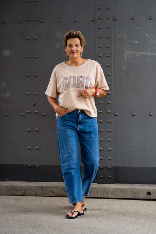 Cooler Kurzarm Sweater “SOHO” nude (GW63)/Lässige Mom Jeans “DILARA” jeansblau (H16)