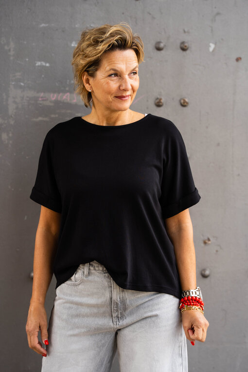 Lockeres Kurzarmshirt “LYRA” schwarz (BA20)