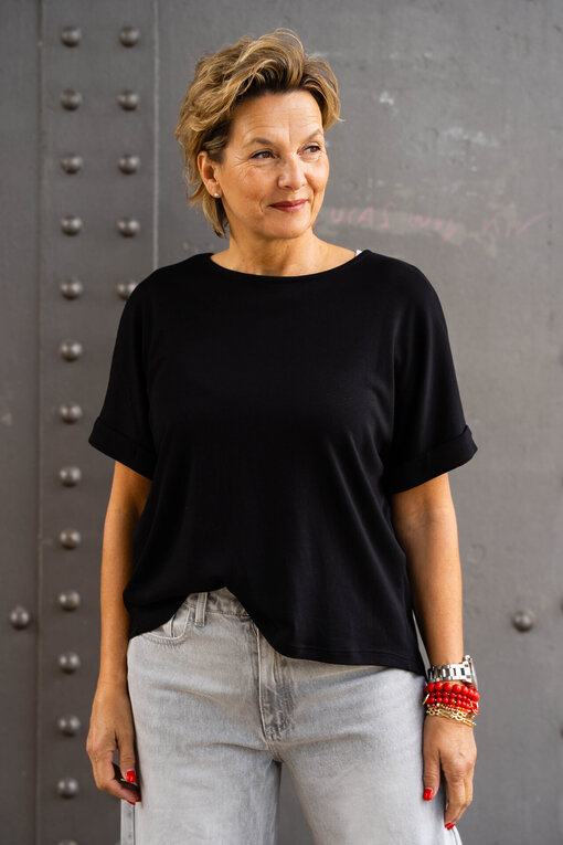 Lockeres Kurzarmshirt “LYRA” schwarz (BA20)