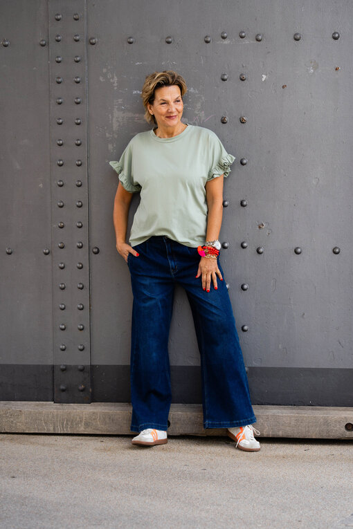 Volant-Ärmel Shirt “DALIAH” lindgrün (BA22)/ Weite Jeans “YIBBIE” dark blue  (H36)