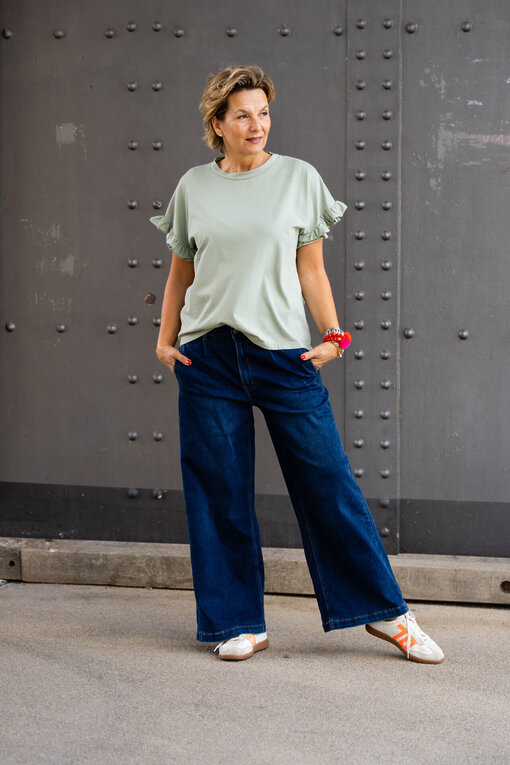 Volant-Ärmel Shirt “DALIAH” lindgrün (BA22)/ Weite Jeans “YIBBIE” dark blue  (H36)