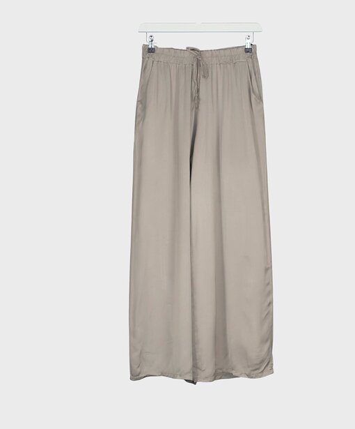 Edle Hose “AMAYA” sand (H07)