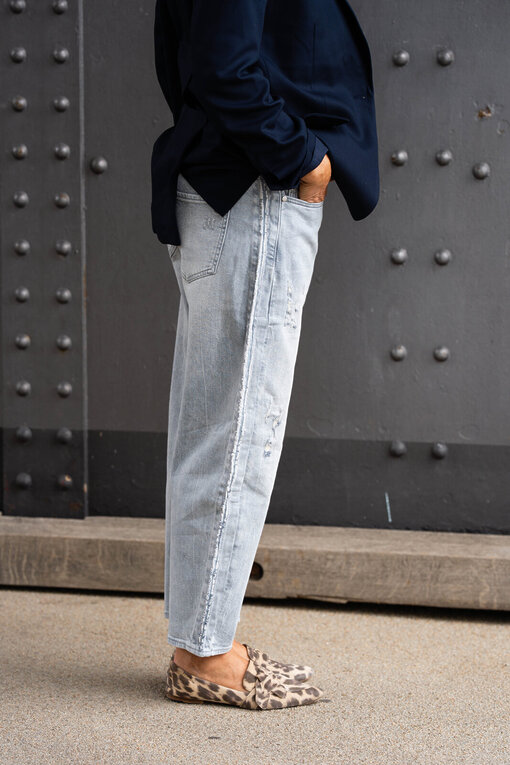 Oversized Blazer “JOYCELYN” marine (ER60) / Jeans “YOANA” snow grey (ER86)