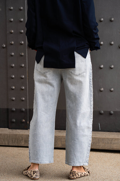 Oversized Blazer “JOYCELYN” marine (ER60) / Jeans “YOANA” snow grey (ER86)