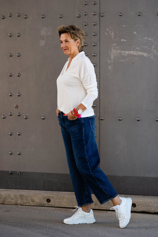 Blusenshirt “YAISA” offwhite (HL13)/ Jeans “YOANA” – atlantic blue (ER48)