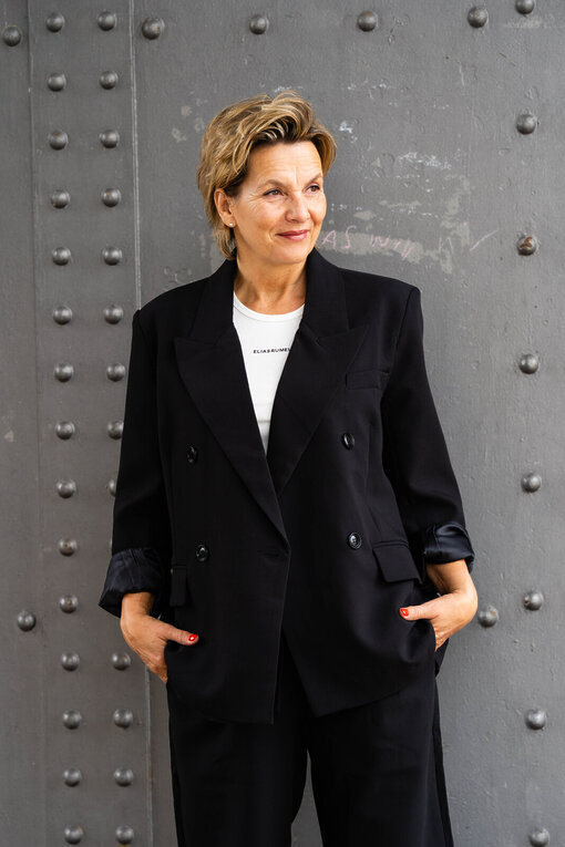 Stylischer Blazer “VIKTORIA” (B01) / Weite Hose “ADELINA” (H08)