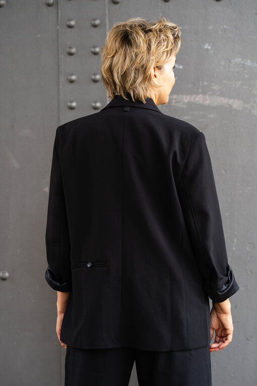 Stylischer Blazer “VIKTORIA” (B01) / Weite Hose “ADELINA” (H08)