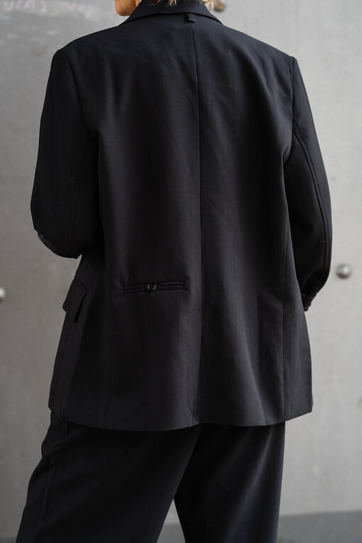 Stylischer Blazer “VIKTORIA” (B01) / Weite Hose “ADELINA” (H08)