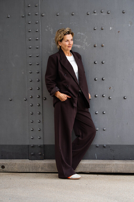 Stylischer Blazer “VIKTORIA” (B01) / Weite Hose “ADELINA” (H08)