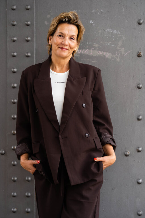 Stylischer Blazer “VIKTORIA” (B01) / Weite Hose “ADELINA” (H08)