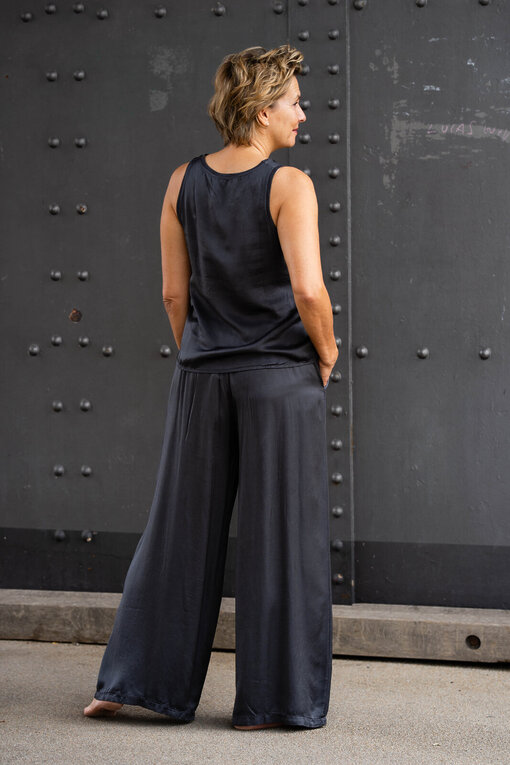 Top mit Seide “FILIZ” anthrazit (BA36)/ Hose mit Seide “AMAYA” anthrazit (H07)