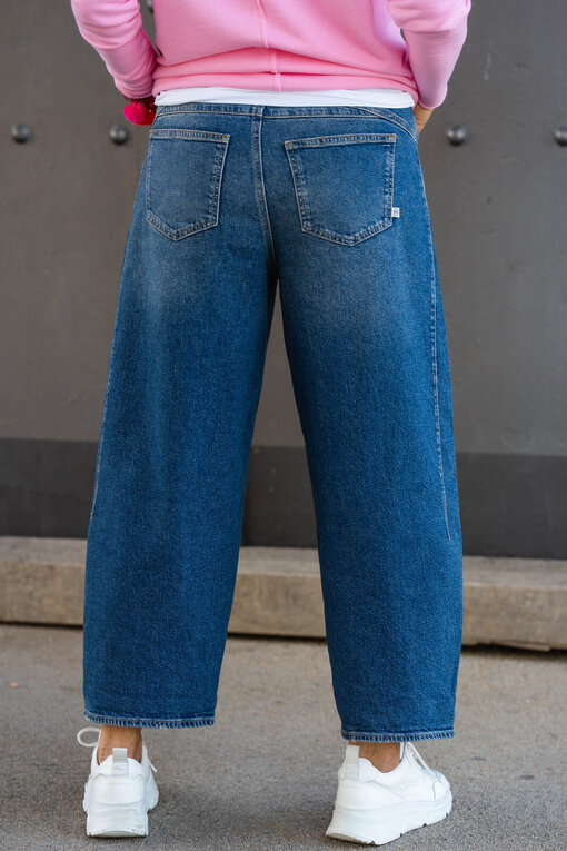 Longsleeve “VALENTINA” candy pink (ER73) /Jeans “BARROW DENIM” – iconic (HL16)