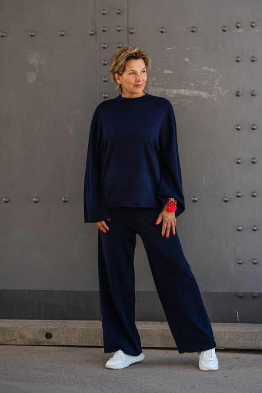 Lässige Feinstrick Hose “NESSI” marine (ER61) / Feinstrickpullover “JOIE” marine (ER59)
