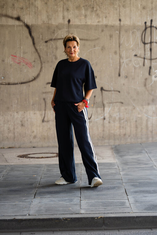 Kurzarm Sweater “MICHELLE” dark navy (10D25)/Lässige Joggerhose “ZARIA” dark navy (10D11)