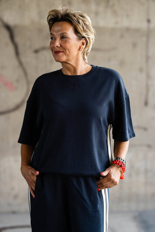 Kurzarm Sweater “MICHELLE” dark navy (10D25)/Lässige Joggerhose “ZARIA” dark navy (10D11)