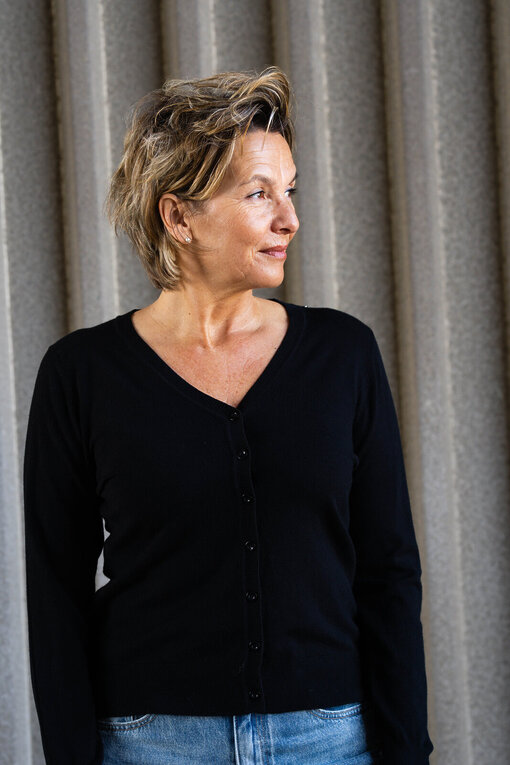 Feiner Cardigan “FIONA” schwarz (GW61)