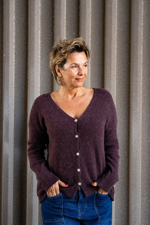 Kuschelige Strickjacke “SAMIRA” schokobraun (GW05)