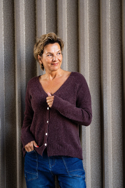 Kuschelige Strickjacke “SAMIRA” schokobraun (GW05)