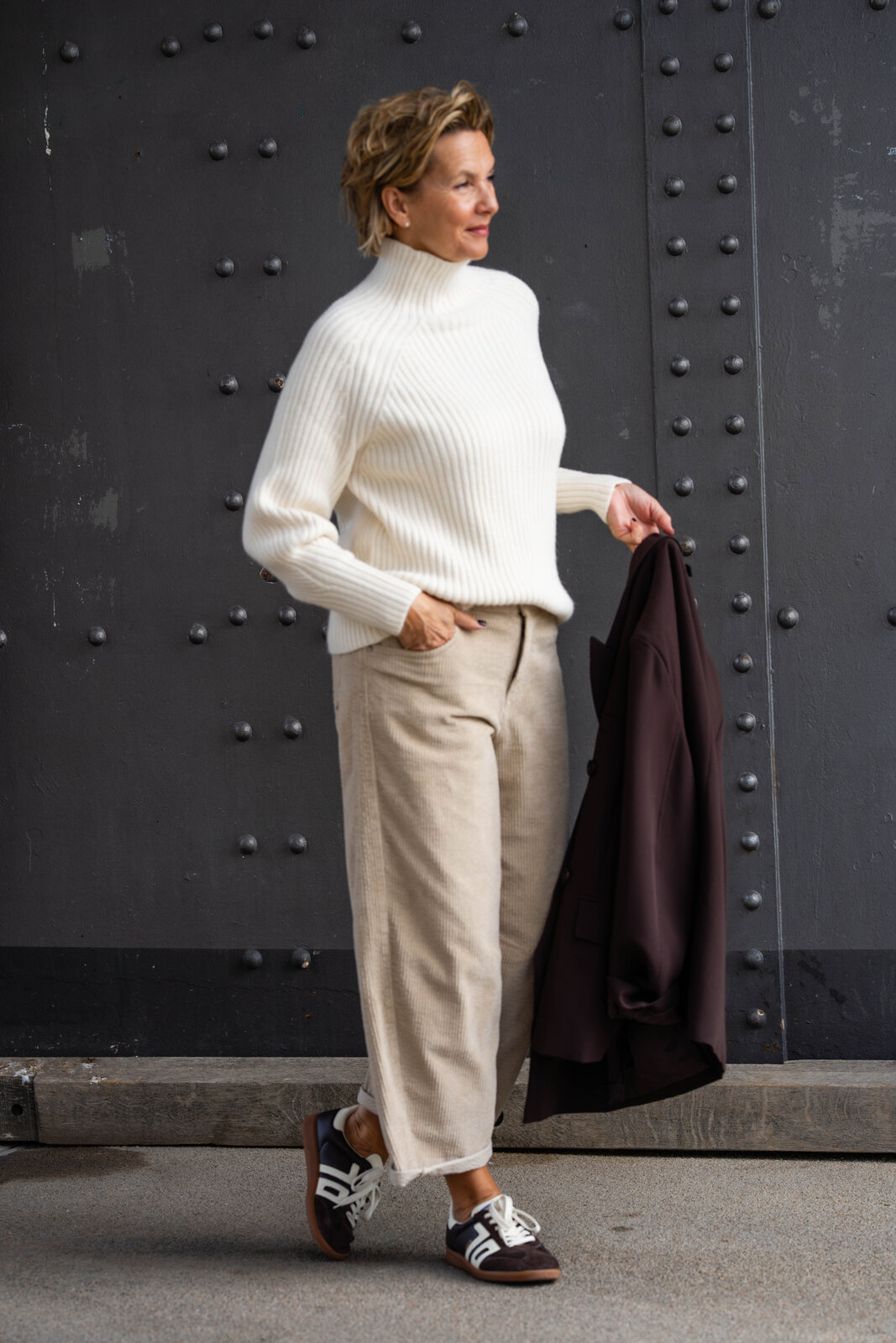 Trendiger Strickpullover “KATHLEEN” creme (GW224)  / Cordhose “BARROW CORD” (HL23)