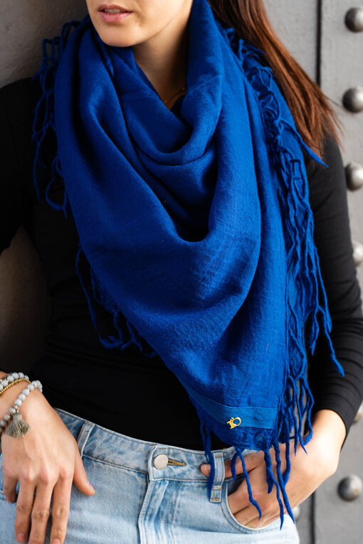 Schal mit Fransen “ZOEY” true blue (10D113)