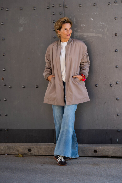 Kurzer Bombermantel “ESTRELLA” taupe (GW17)