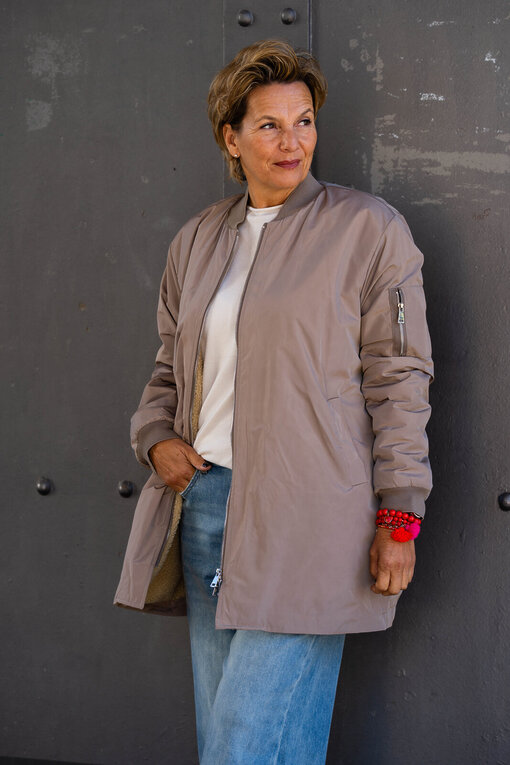 Kurzer Bombermantel “ESTRELLA” taupe (GW17)