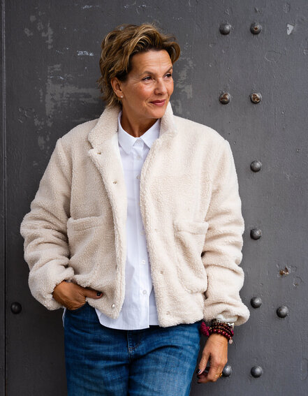 FRAUENSACHE - Kurze Teddyjacke "FRANKA" (GW71)