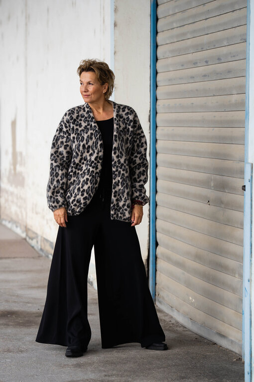 Wide Leg Pants Crepe “NAOMI” (10D70)/ Leo Cardigan “FRAUKE” (10D12)