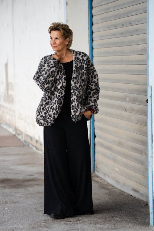 Wide Leg Pants Crepe “NAOMI” (10D70)/ Leo Cardigan “FRAUKE” (10D12)