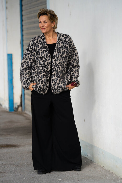 Wide Leg Pants Crepe “NAOMI” (10D70)/ Leo Cardigan “FRAUKE” (10D12)