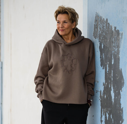 Jeans “HOLLI” – dirty black (ER45)/ Statement Hoodie “JAZZY” moonrock (10D15)