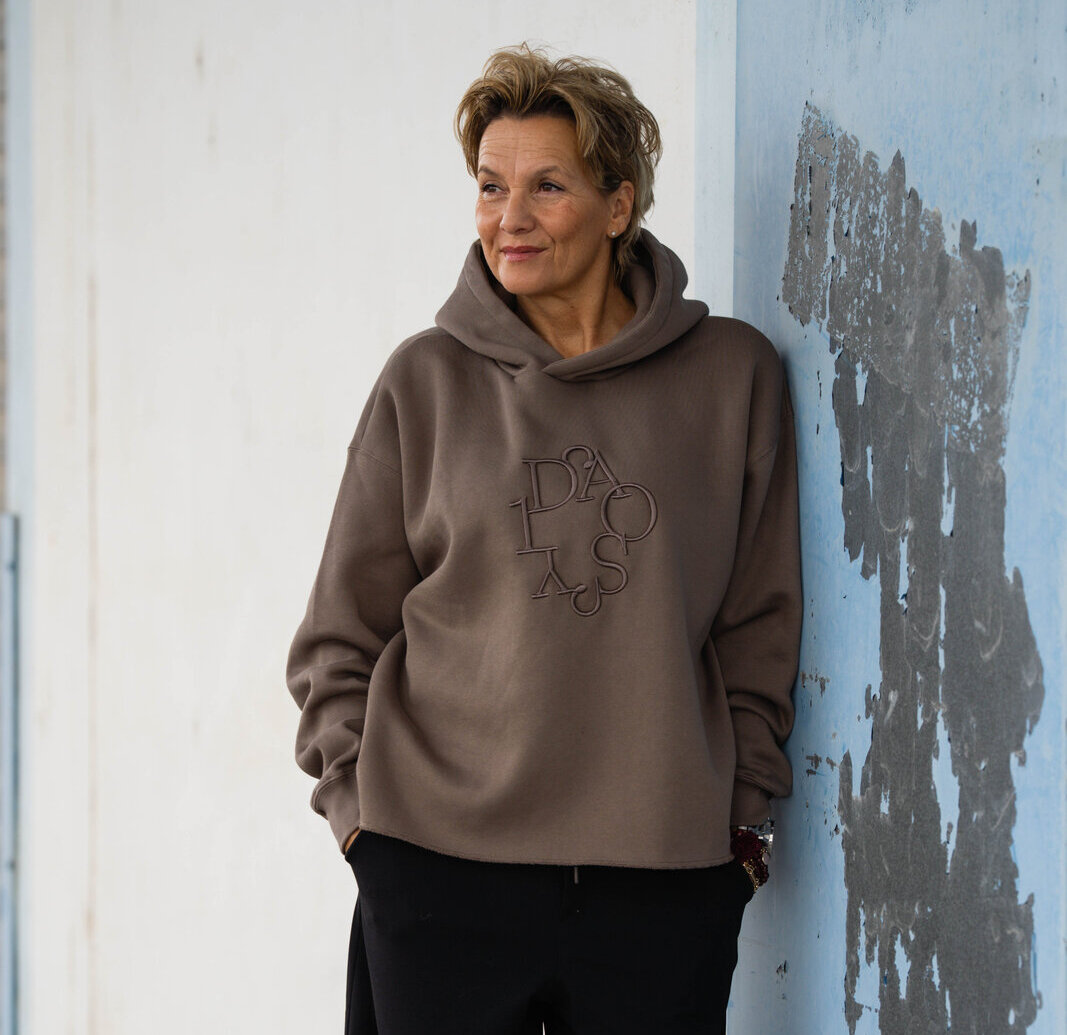 Jeans “HOLLI” – dirty black (ER45)/ Statement Hoodie “JAZZY” moonrock (10D15)