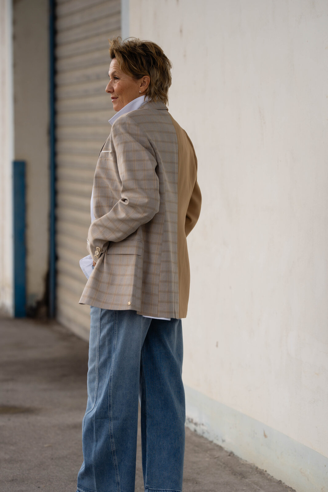 Jeans “NORALIE” – peak blue (ER47)/ Blazer “SUUS” (JV01)