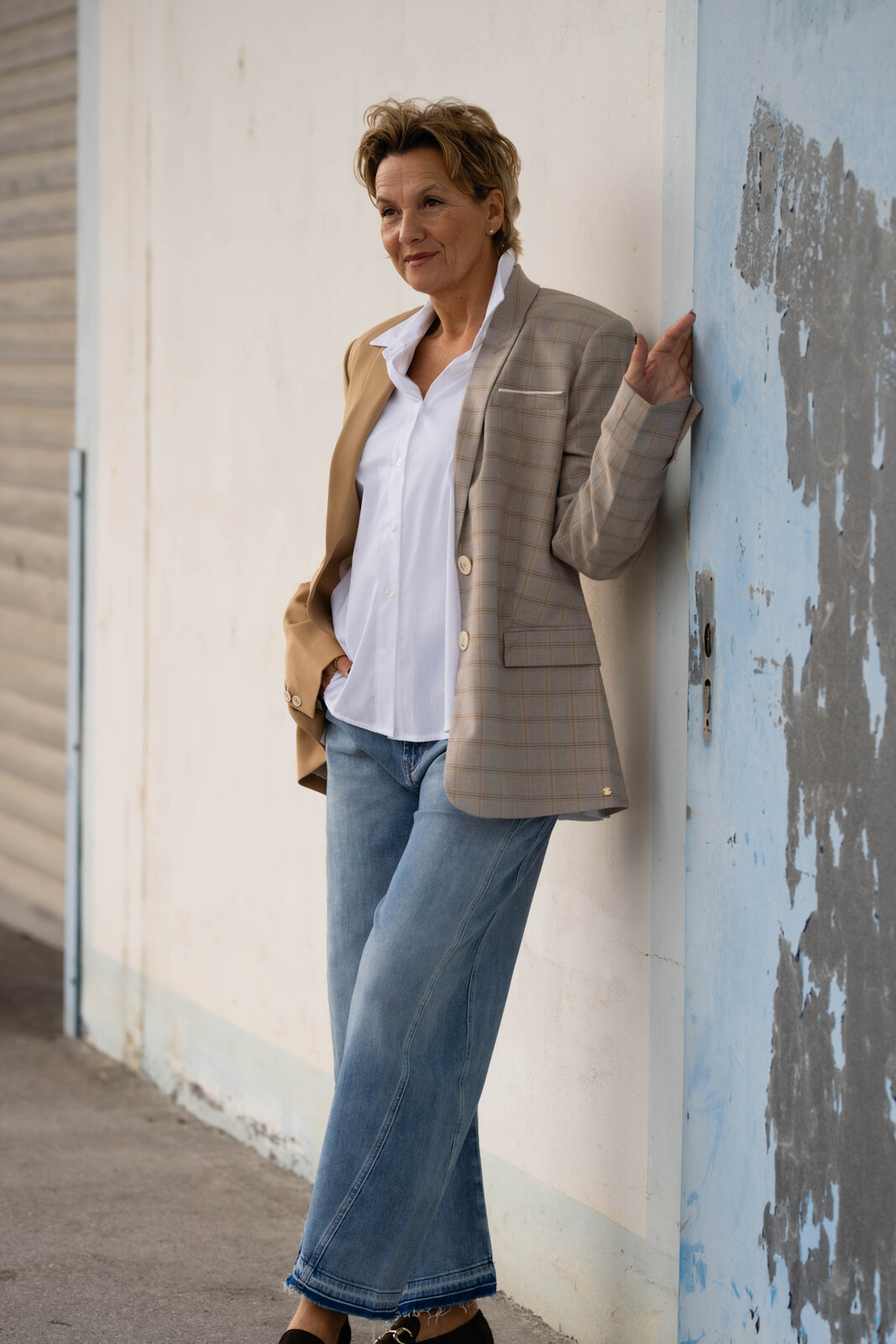 Jeans “NORALIE” – peak blue (ER47)/ Blazer “SUUS” (JV01)