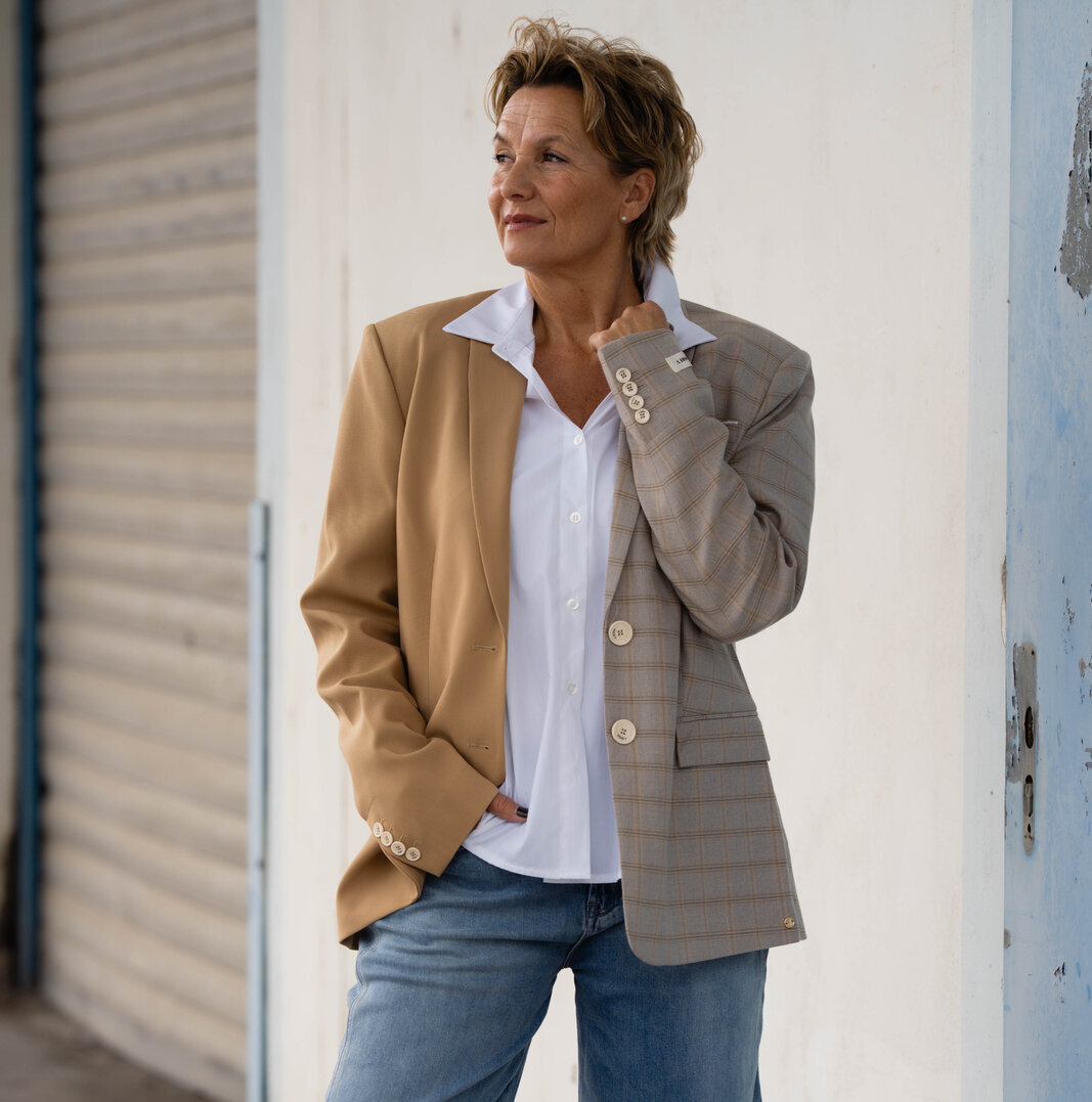 Jeans “NORALIE” – peak blue (ER47)/ Blazer “SUUS” (JV01)
