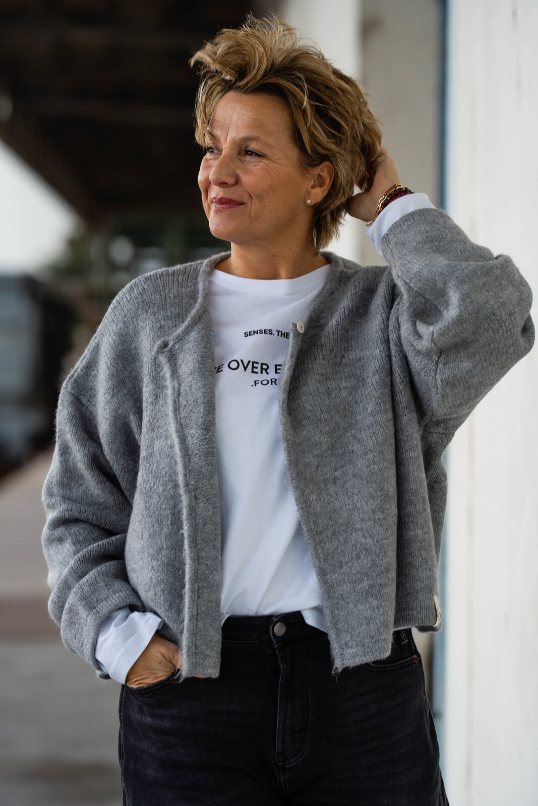 Lockeres Longsleeve “TAPI” (SE61)/Kuschelige Strickjacke “OONA” (CC12)