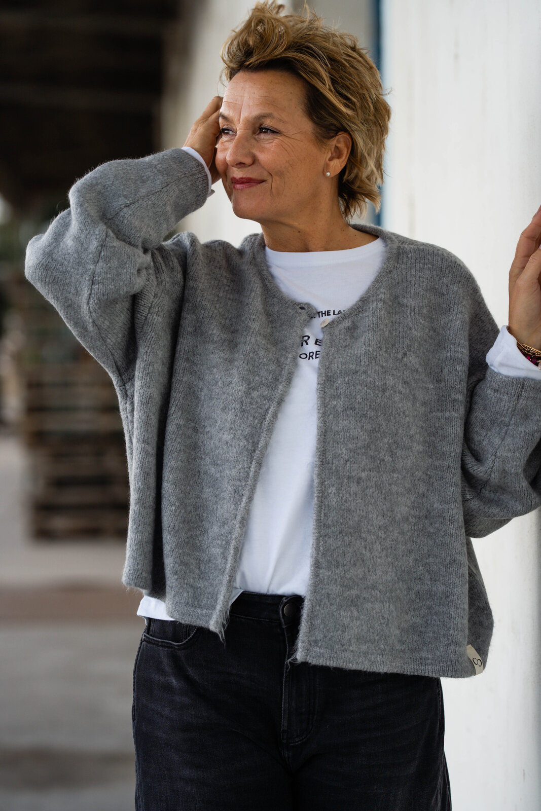 Lockeres Longsleeve “TAPI” (SE61)/Kuschelige Strickjacke “OONA” (CC12)