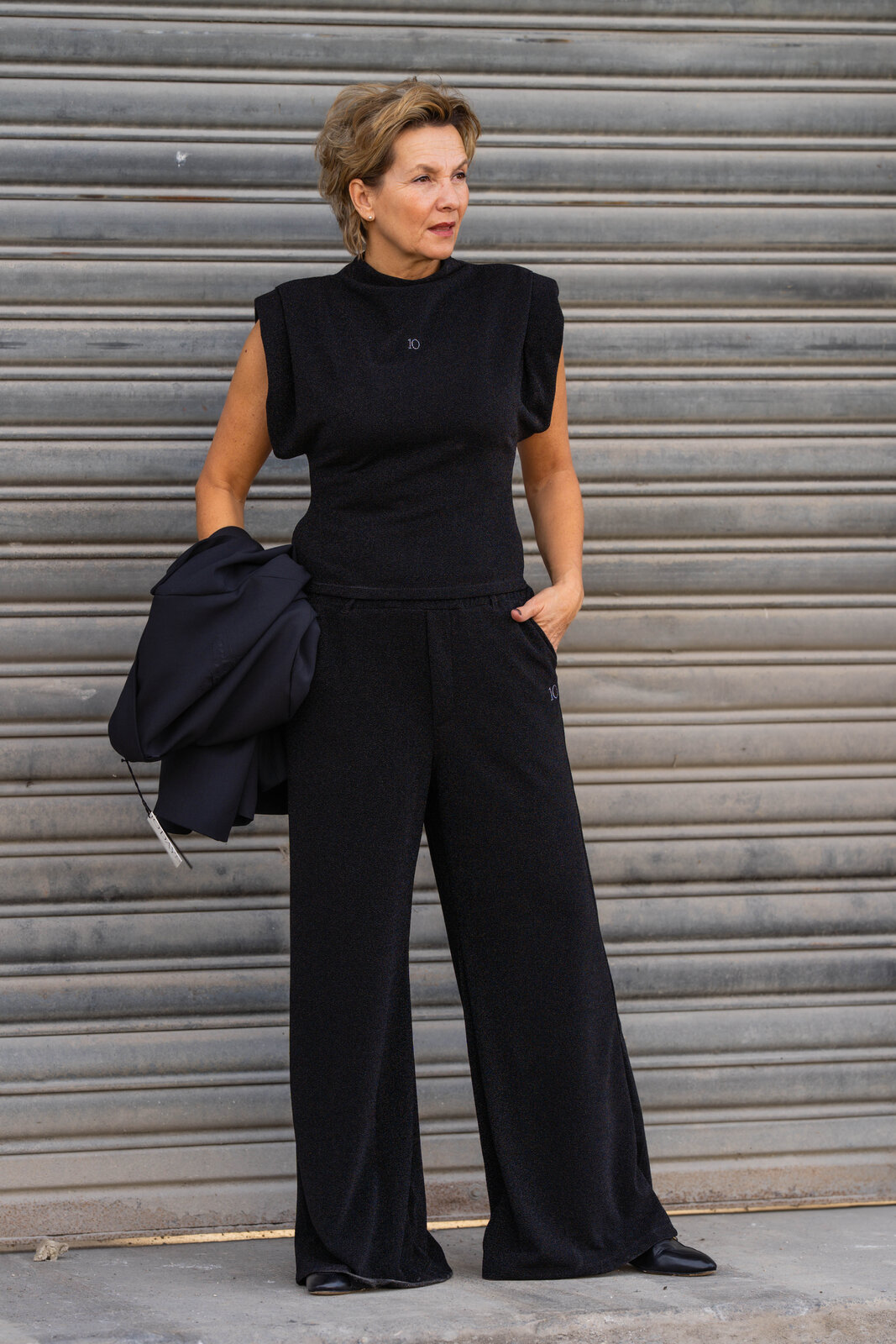 Top Sparkle “SILVIA” black (10D75) / Wide Leg Jogger Sparkle “HEIDI” black (10D78)