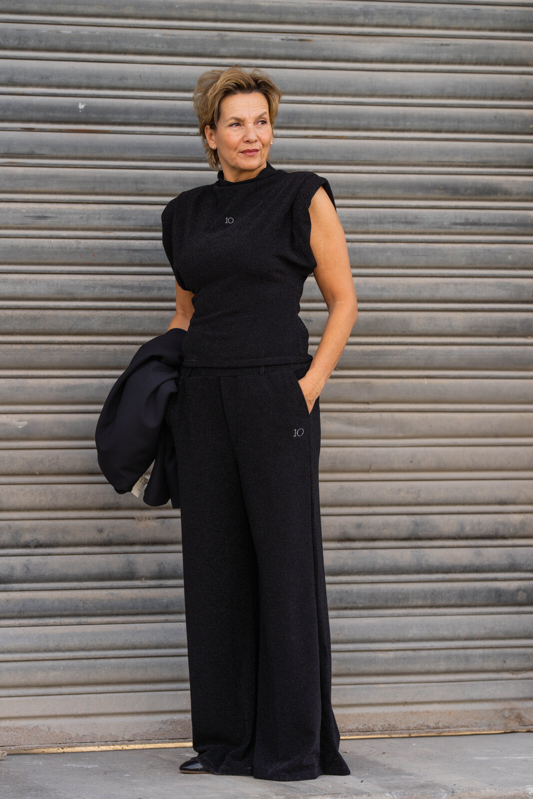 Top Sparkle “SILVIA” black (10D75) / Wide Leg Jogger Sparkle “HEIDI” black (10D78)