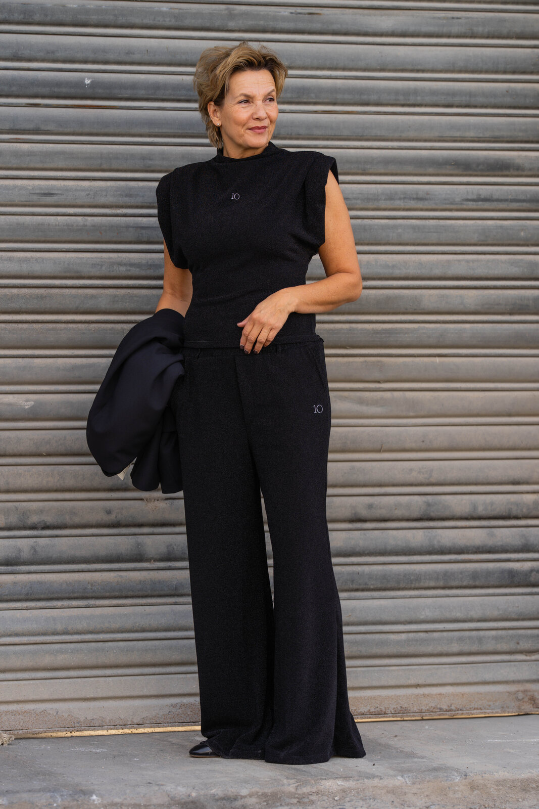 Top Sparkle “SILVIA” black (10D75) / Wide Leg Jogger Sparkle “HEIDI” black (10D78)