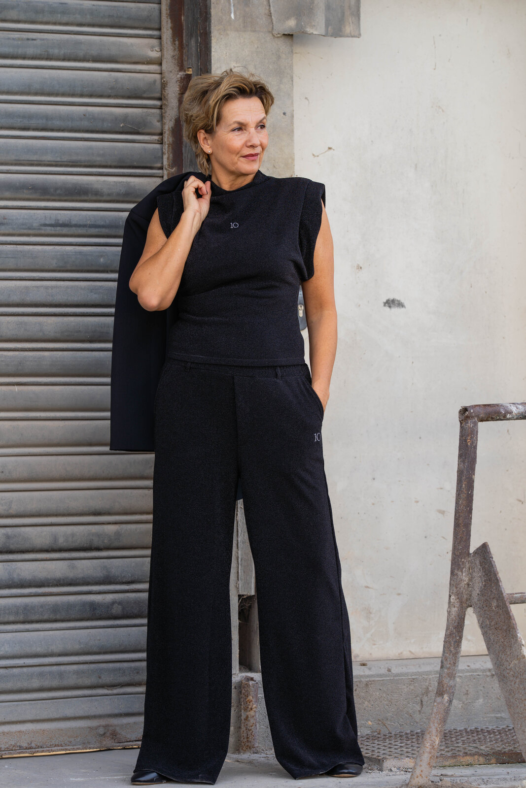 Top Sparkle “SILVIA” black (10D75) / Wide Leg Jogger Sparkle “HEIDI” black (10D78)