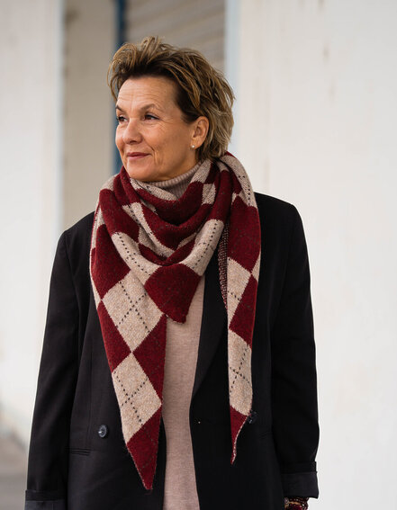 FRAUENSACHE - Dreiecksschal "BRANDA" (AS23)